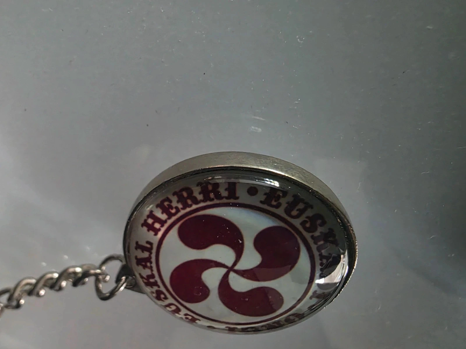 Basque Country keychain and magnet - red – photo 7